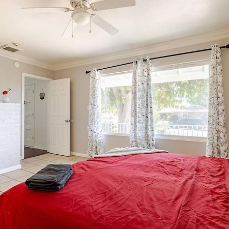 Close To Ucr Campus! Free Parking! King Beds! Villa Riverside Exterior photo