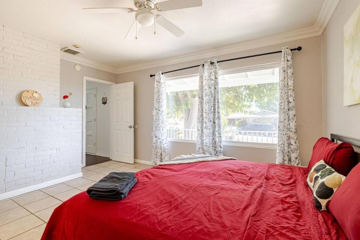 Close To Ucr Campus! Free Parking! King Beds! Villa Riverside Exterior photo